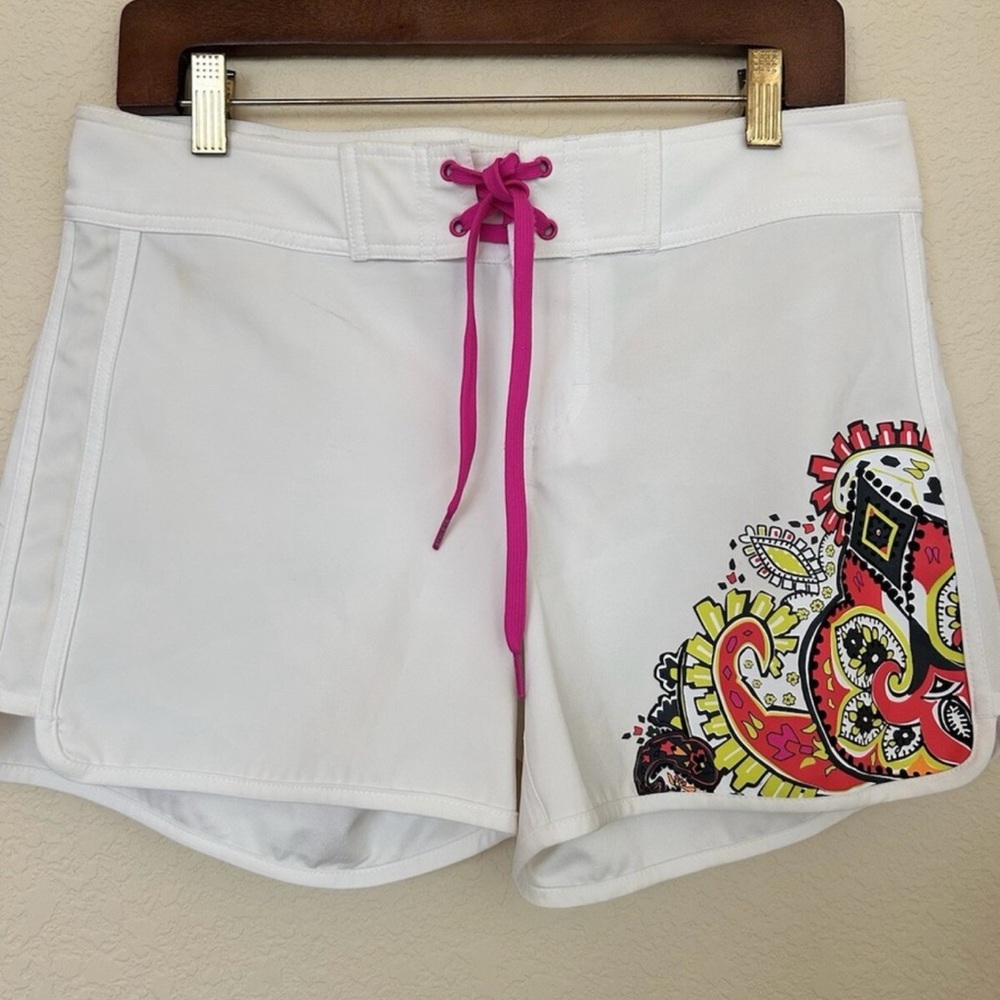 ATHLETA Zanzibar White Shorts Size 2
Board Shorts UPF 50+ Paisley
Drawstring